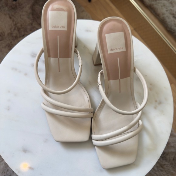 Dolce Vita Women's Cream Square Toe Block Heel Strappy Sandals - Picture 3 of 10